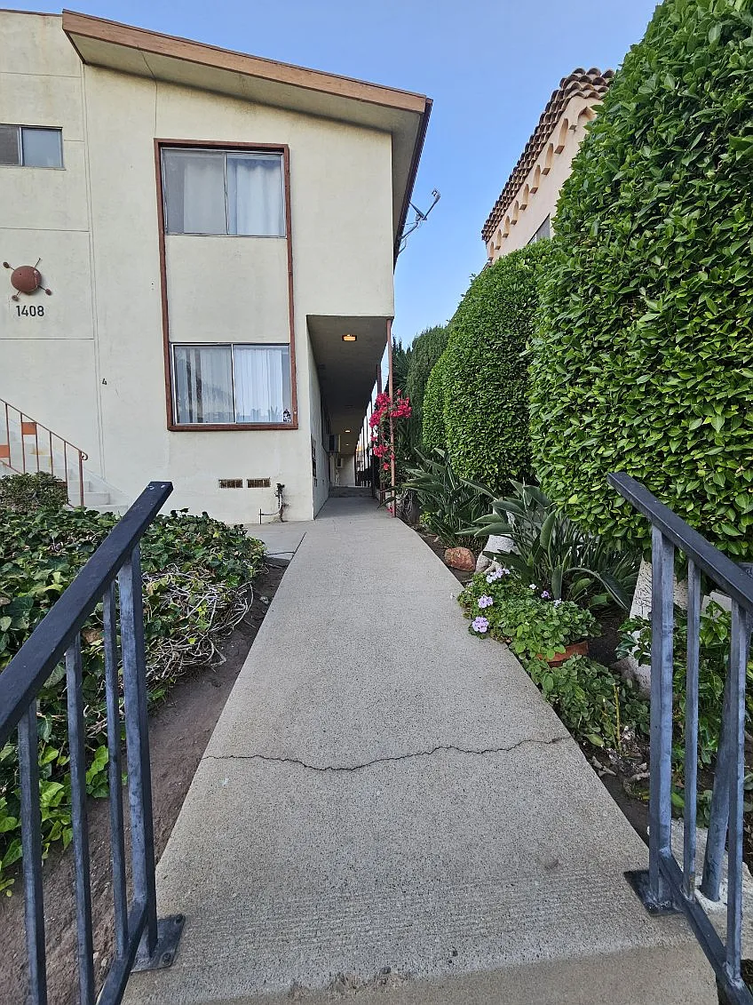 2 bed, 1.5 bath, 850 sqft, $2,775 — Photo 2