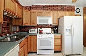 5th image of 2278 S Scott St