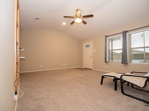5th image of 626 Jones St