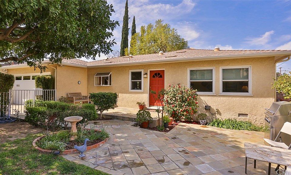 1st image of 10853 McVine Ave