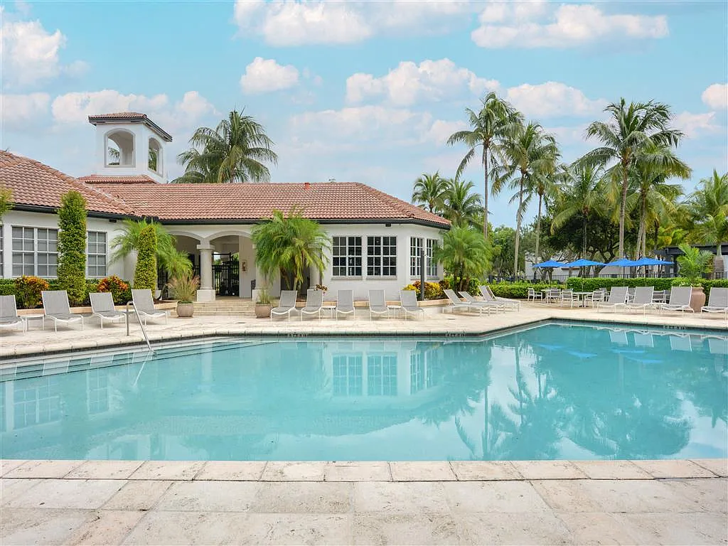 Sabal Pointe — Photo 1