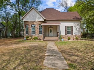 515 E 3rd St, Mount Pleasant, TX 75455