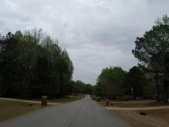 4th image of 3072 Bentley Dr
