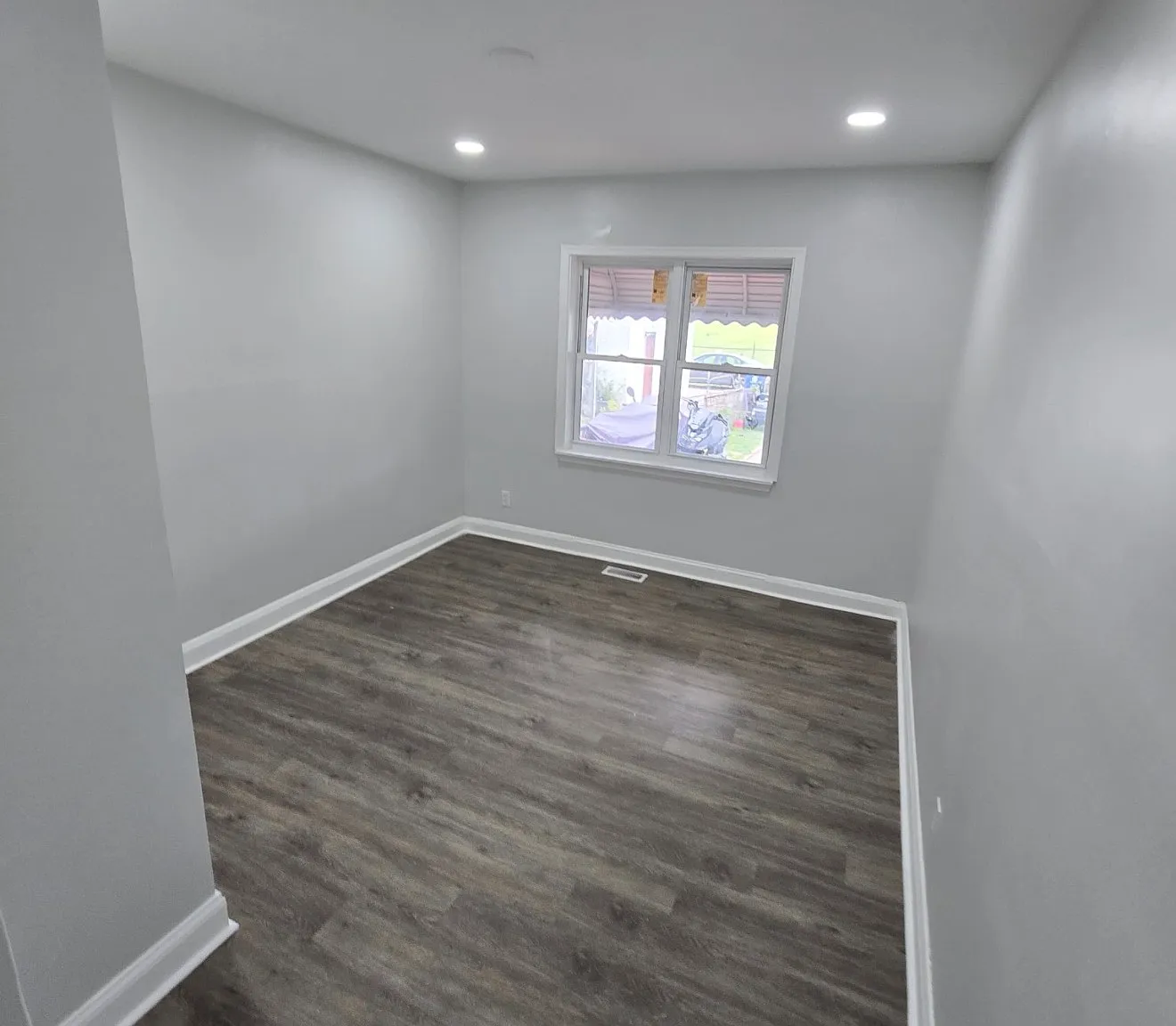 3 bed, 1000 sqft, $1,700 — Photo 4