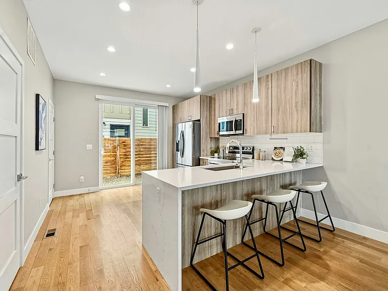 4270 W 13th Ave — Photo 3