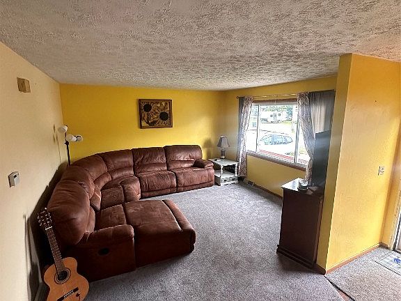 4th image of 4205 S Washington St