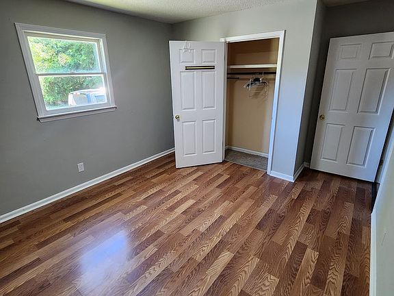 3rd image of 312 Brookside Dr #B