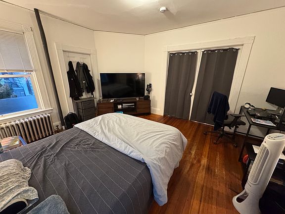 5th image of 49 College Ave #1
