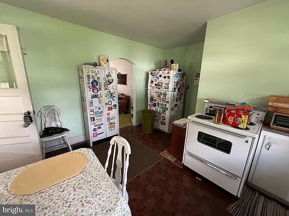 4th image of 11 S Hunterdon Ave