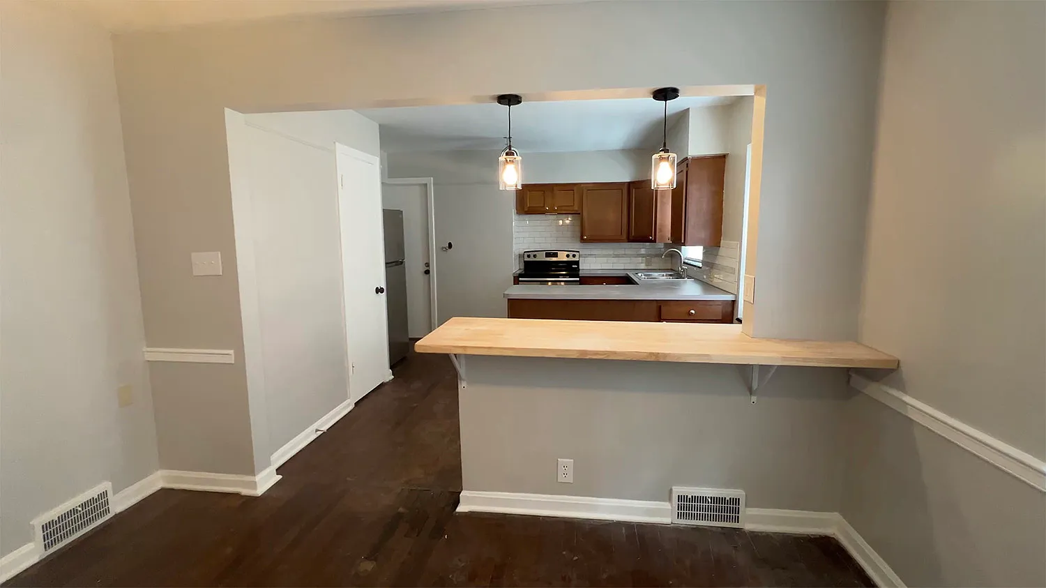 170 N Rose Blvd — Photo 3