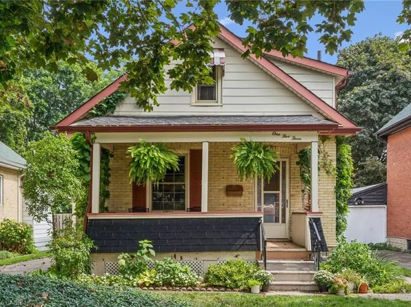 153 Hewat St, Cambridge, ON N3H 4H2