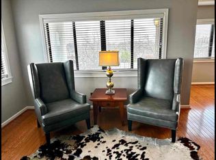355 S Broadway #301, Lexington, KY 40508