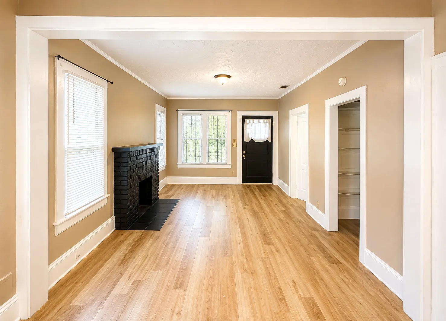 2 bed, 938 sqft, $1,290 — Photo 2