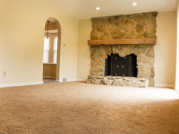 2nd image of 92 Berwyck Dr