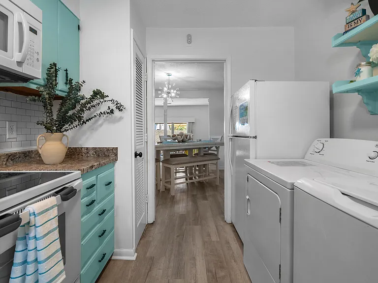4701 N Kings Hwy #10 — Photo 13