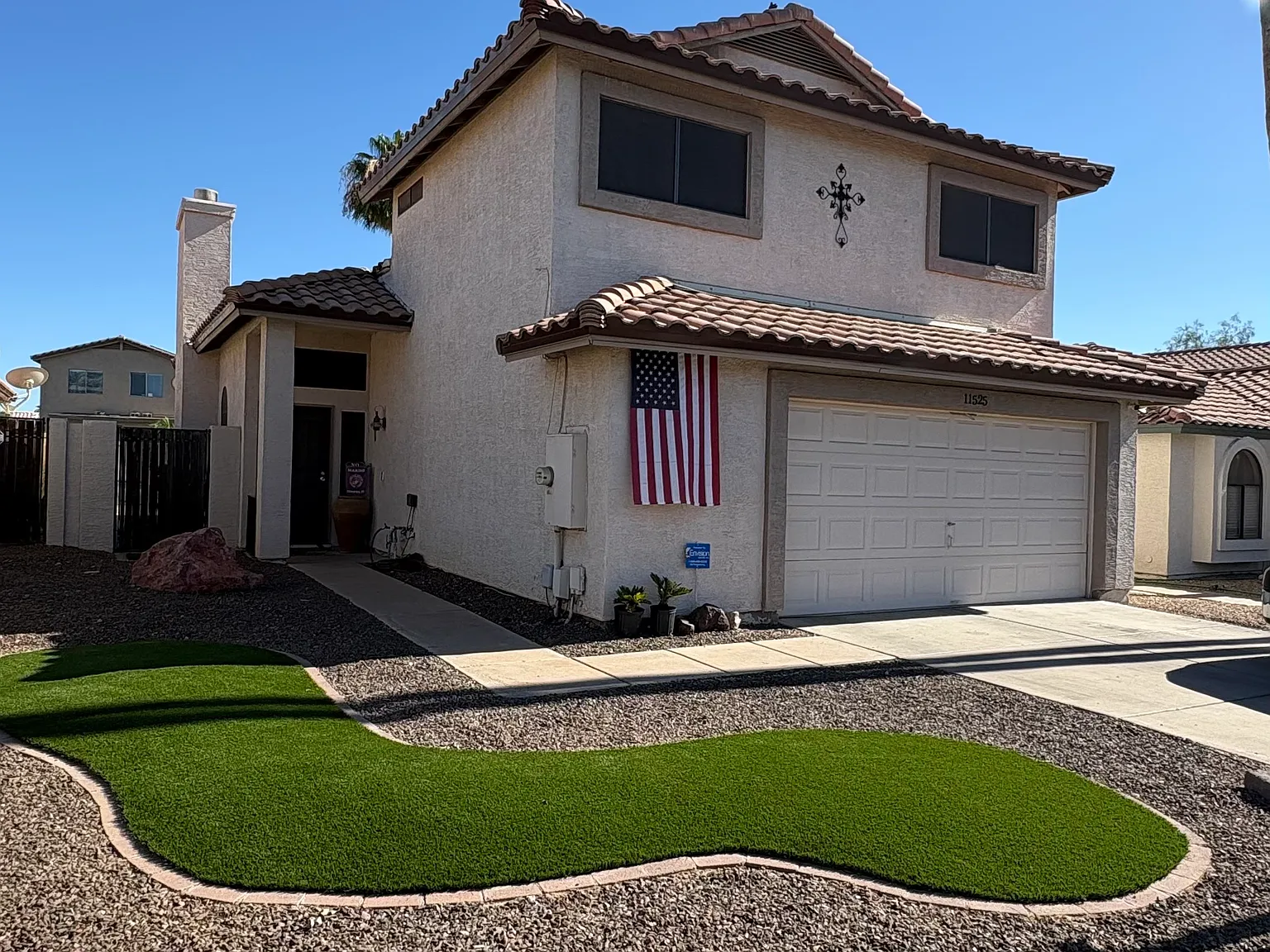 3 bed, 2.5 bath, 4295 sqft, $2,800 — Photo 1