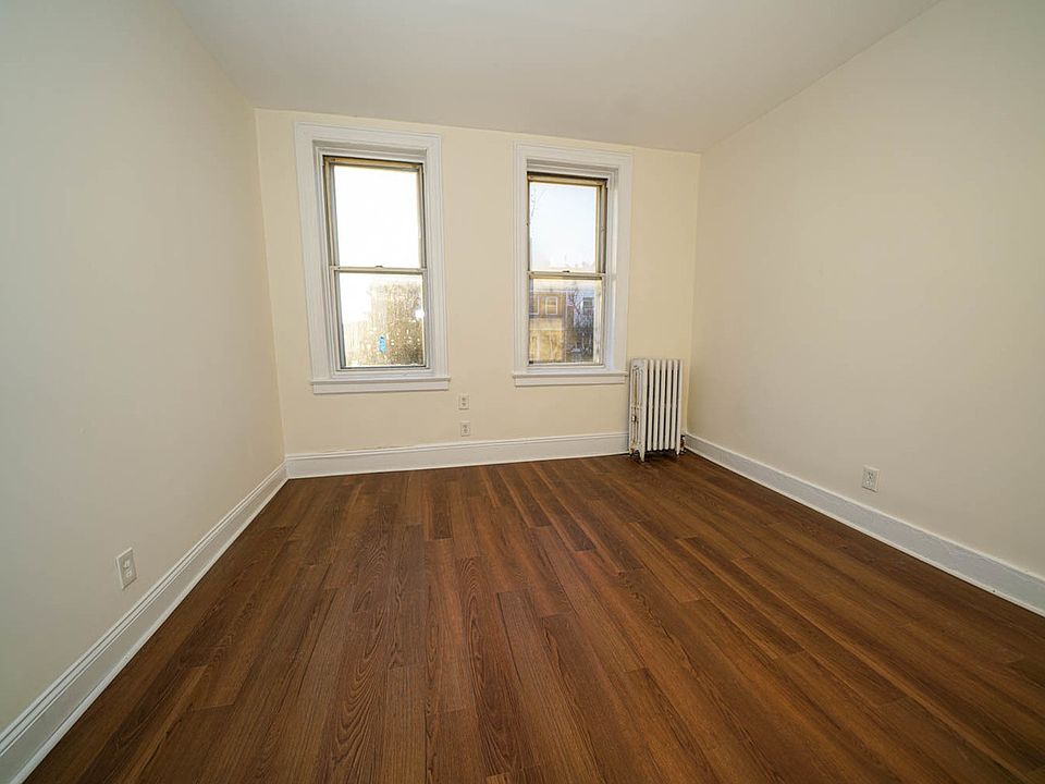 1st image of 20-12 29th St #2
