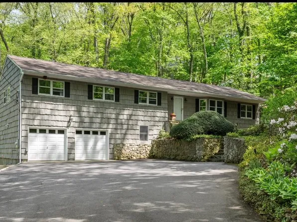 96 Bay Road, Halesite, NY 11743