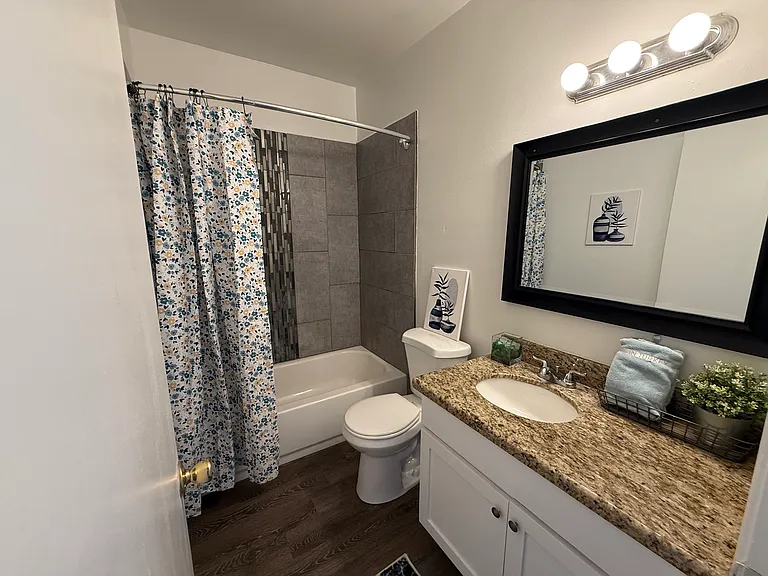 524 W Malibu Dr #4 — Photo 12
