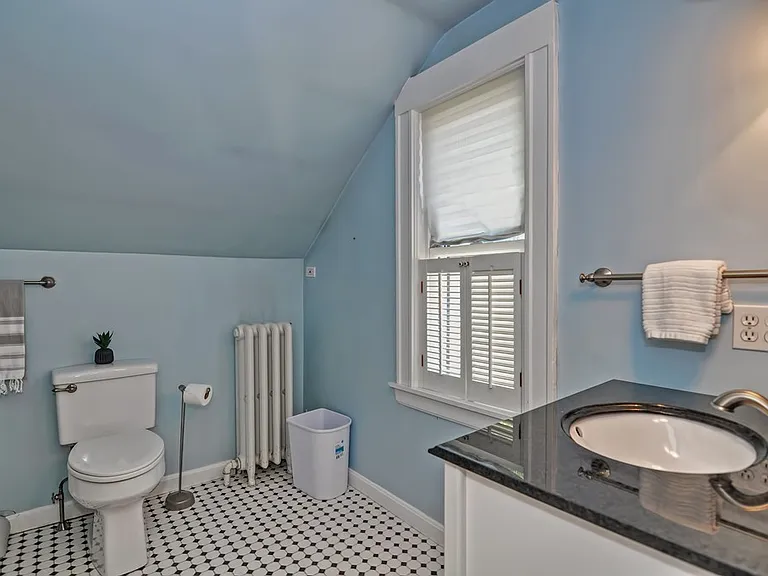 44 Gilbert St — Photo 8