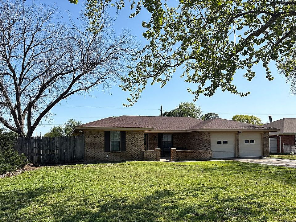 2nd image of 1318 Sycamore Dr