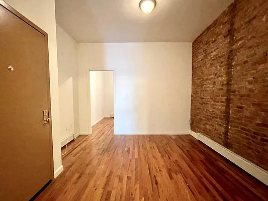 Rented by Parlor Real Estate Corp | media 3