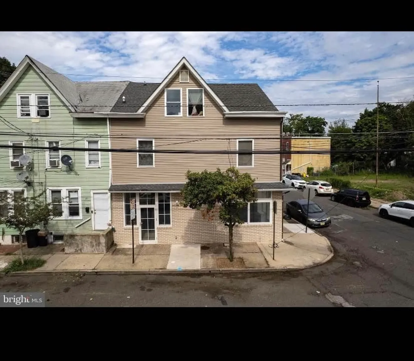 Studio, 1700 sqft, $2,600 — Photo 2