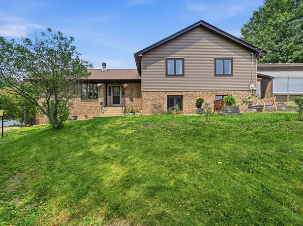 159 Gene Dr, Pittsburgh, PA 15237