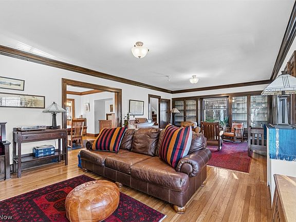 5th image of 3030 Huntington Rd