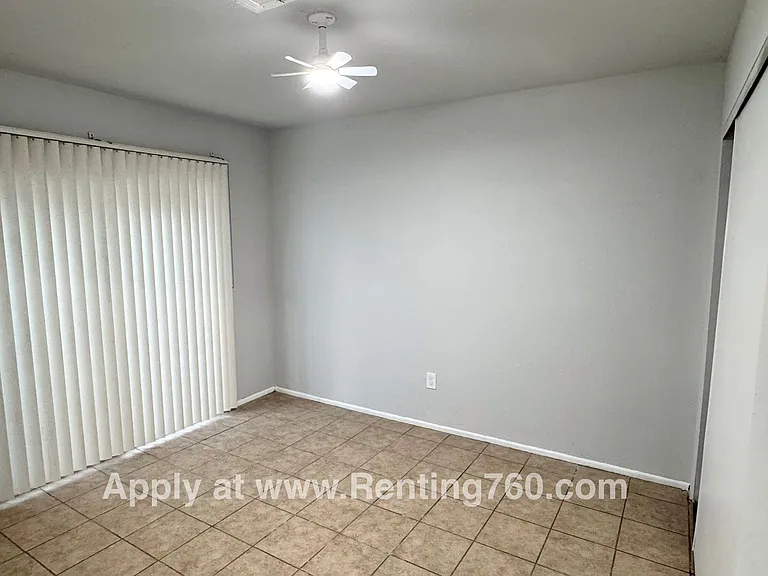 7330 Dumosa Ave — Photo 19