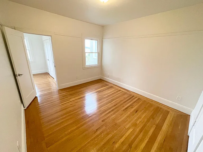 663 15th Ave — Photo 7