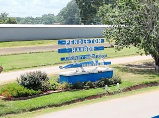 460 Admiral Dr, Hemphill, TX 75948