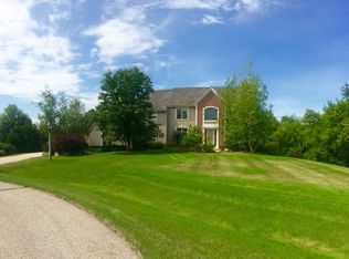W288N3357 Lost Creek Ct, Pewaukee, WI 53072