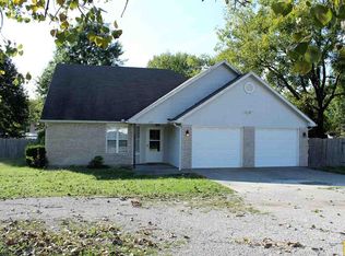 213 North St, Windsor, MO 65360