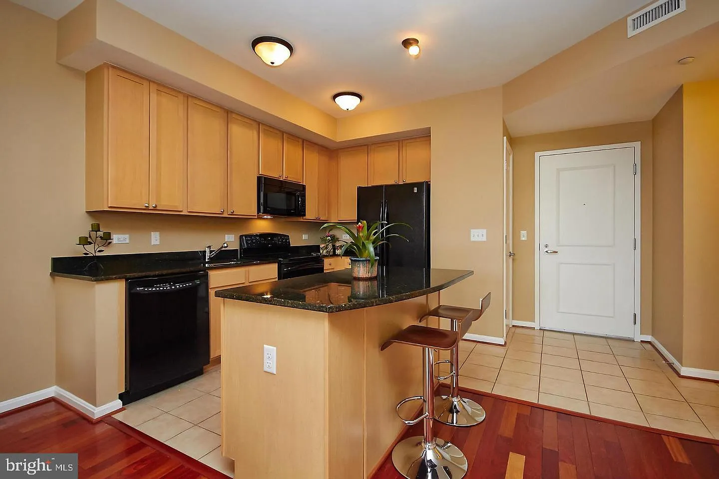 1 bed, 787 sqft, $2,550 — Photo 3
