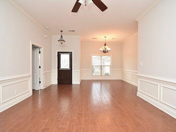 2nd image of 18 Thornhill Cv