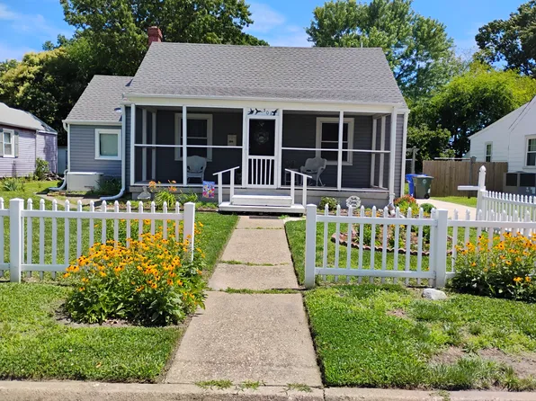 306 Hammond St, Newport News, VA 23601