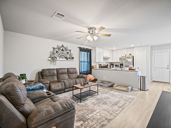4th image of 5706 Elm Valley Dr