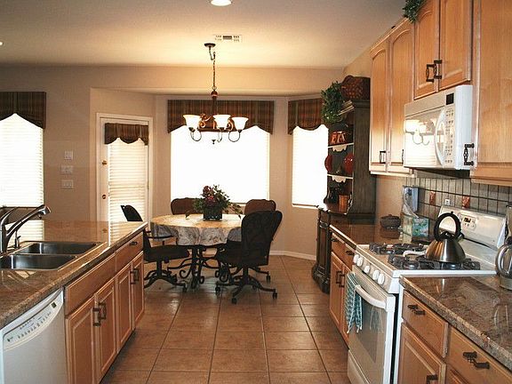 4th image of 3161 E Gleneagle Dr