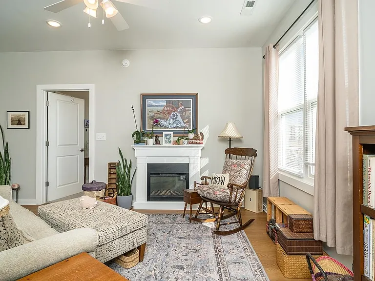 1559 Crownpoint Dr #206 — Photo 9