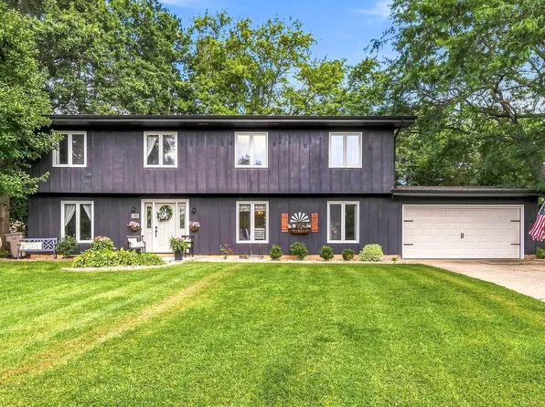 1301 Norwich Ct, South Bend, IN 46614