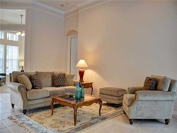 4th image of 7 Castle Hill Way