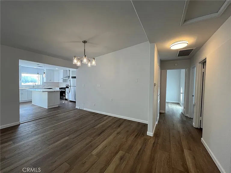 18708 Keswick St #18708 — Photo 12
