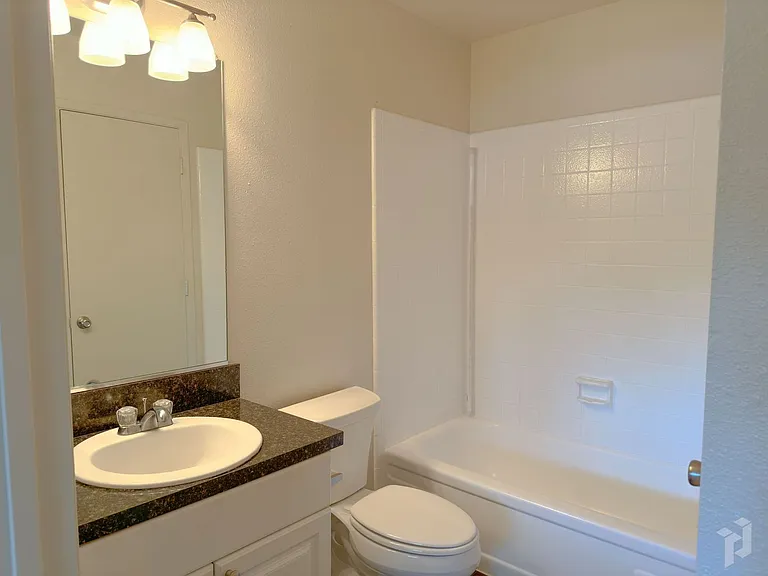 Train Station Apartments — Photo 26