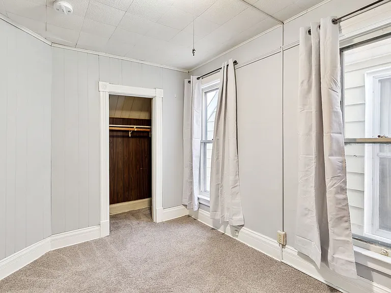 303 W 4th St #2 — Photo 7