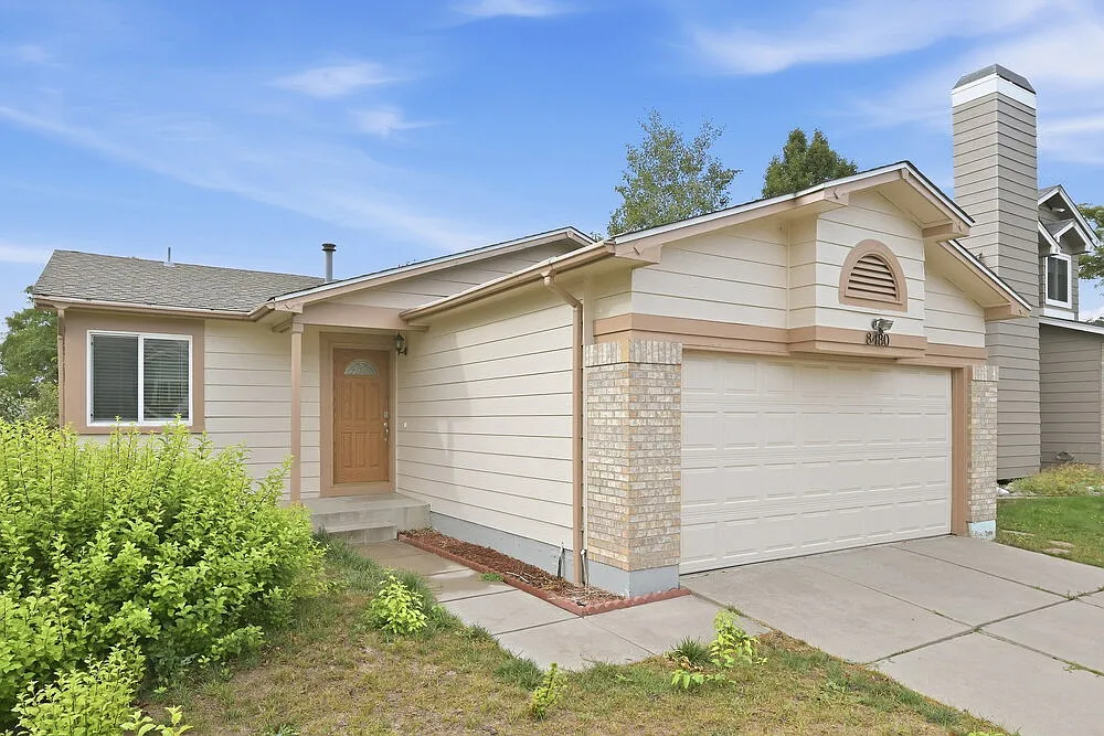 4 bed, 2.0 bath, 1636 sqft, $3,045 — Photo 4