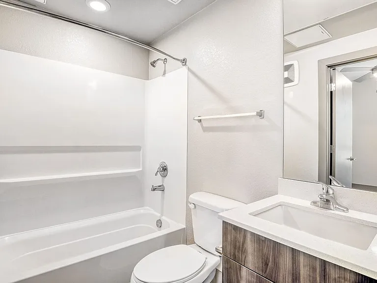 4923 King St — Photo 56