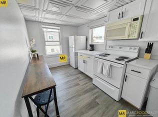 156 Everett St #2, Boston, MA 02128