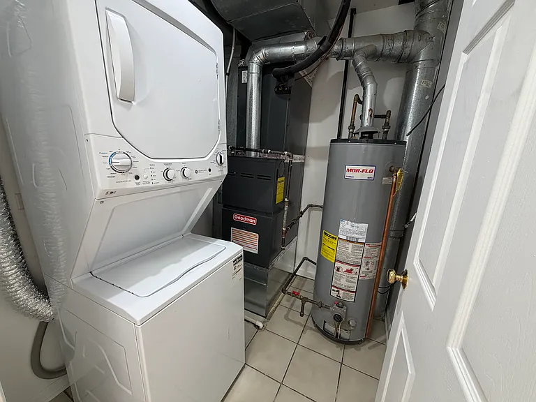 2833 N Auxplaines Ave #3 — Photo 11
