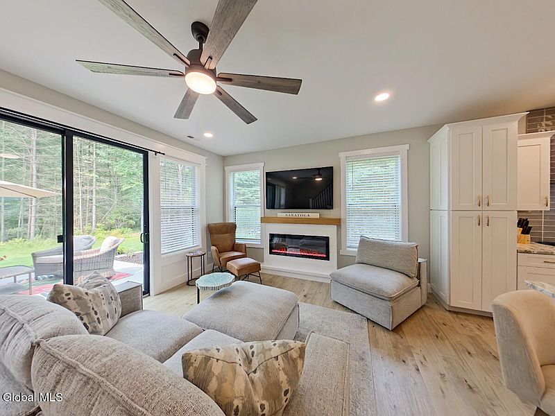3rd image of 58 Edie Road